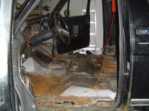 1995 Ford Bronco - Drivers side rust....