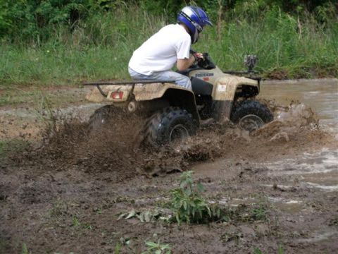 1978 Ford F-150 - Me throwing mud