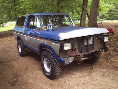 1978 Ford Bronco - This 1978 Ford Bronco shows significant wear and tear, with its front end partially disassembled.