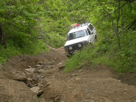 1990 Ford Bronco - Here's Juice52 stuffing his front bumper, shortly before he slid sideways onto his sliders.