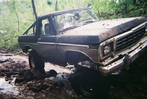 1978 Ford Bronco - This 1978 Ford Bronco navigates a challenging, wet, and wooded off-road course.