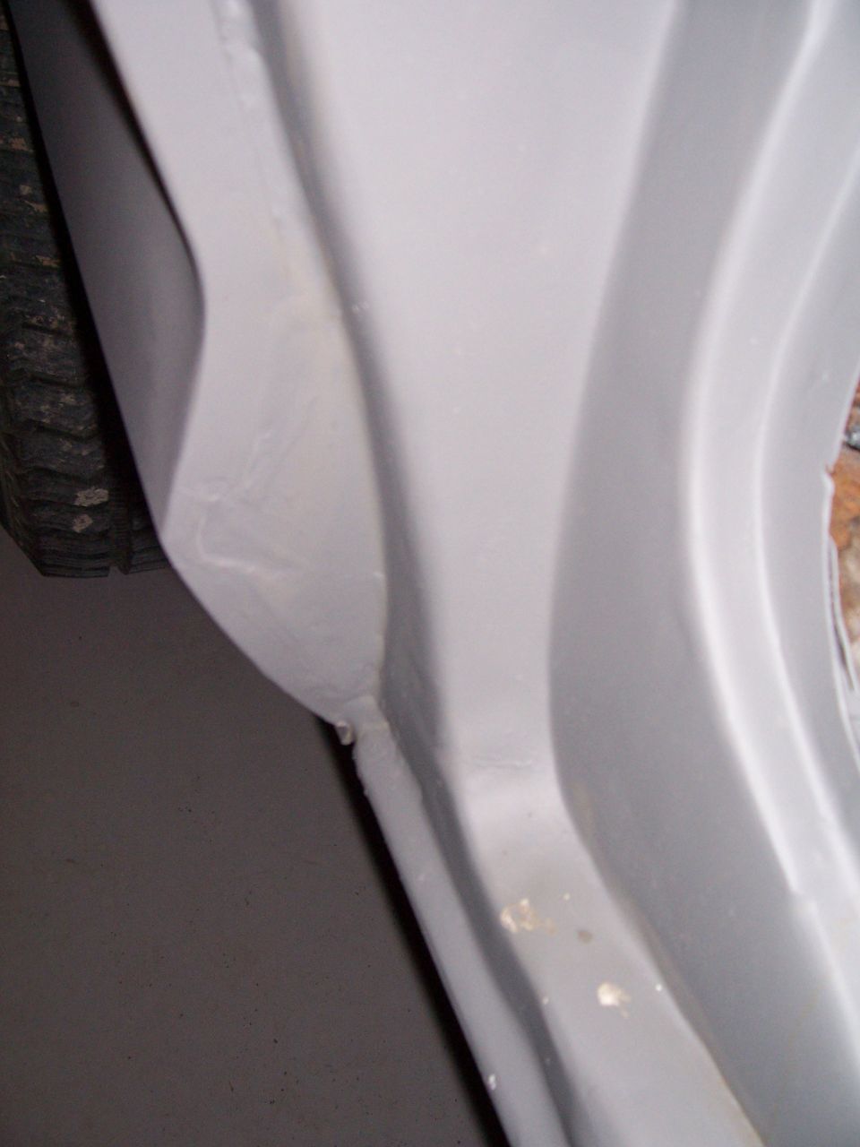 1978 Ford Bronco wheel well and fender seam