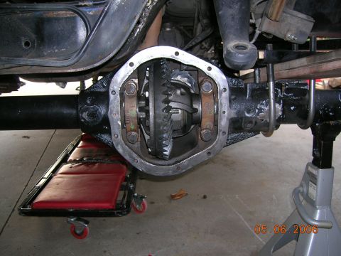 1985 Ford Bronco - front with aussie locker reinstalled and new 4.56 gears...back in the axle.