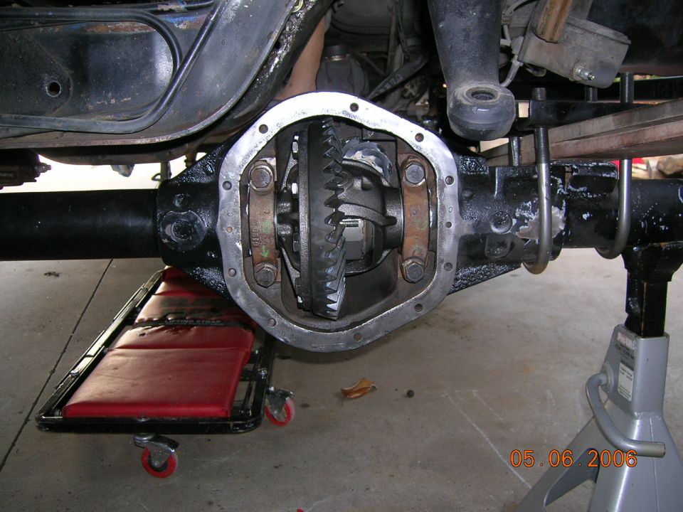 front with aussie locker reinstalled and new 4.56 gears...back in the axle.