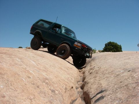 1996 Ford Bronco - Going across the crack on 7-mile rim