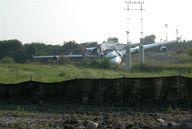 AIR FRANCE CRASH -TORONTO AUG 2005