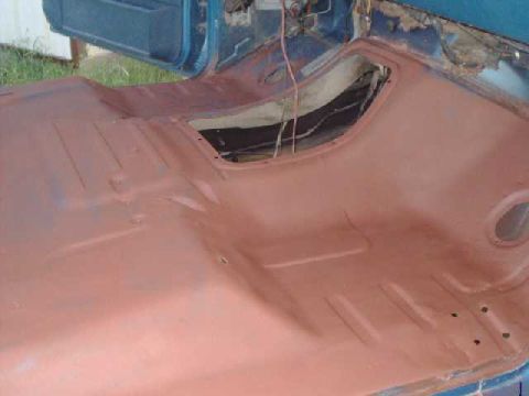 1984 Ford Bronco - Cab floor & cargo area cleaned & primered
