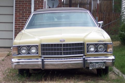 1972 Ford Ranchero - The front grille and quad headlights identify this as a 1975 Mercury Marquis.