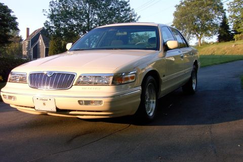 1996 Mercury Grand Marquis - The inserts were inflated way too high for the following pics, so ignore the high rear ride height :p