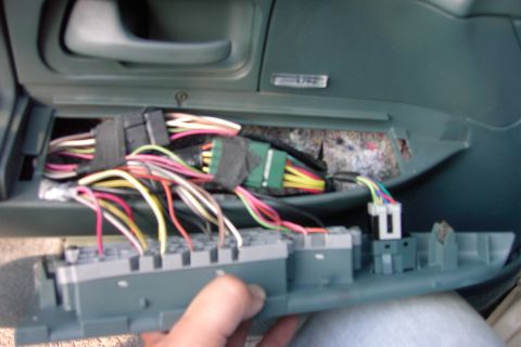1996 Mercury Grand Marquis - http://www.crownvic.net/drock96marquis/95-02doorpanelremoval.htm