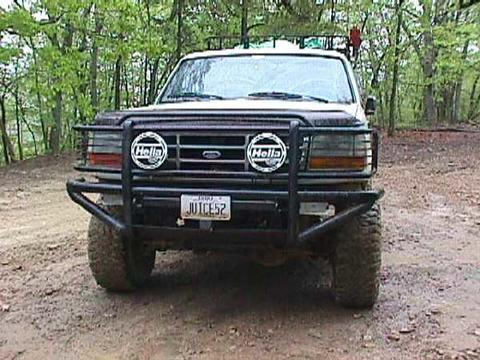 1996 Ford Bronco - This 1996 Ford Bronco is equipped with a heavy-duty bull bar and auxiliary lights, ready for off-road adventures.