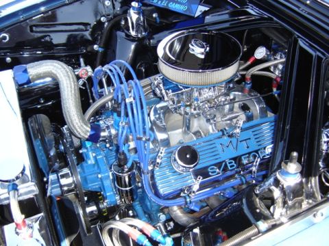 1972 Ford Ranchero - Customized Ford V8 engine with M/T S/B Ford valve covers and chrome detailing.