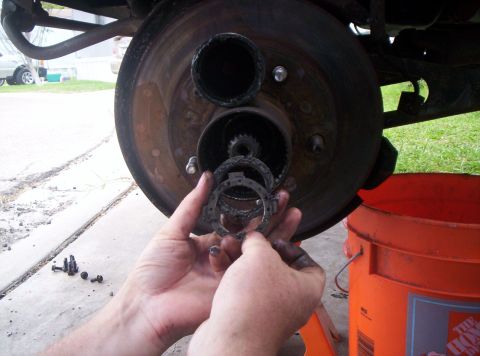 1986 Ford Bronco - Here you can see the lock ring which goes in-between the 2 special nuts.