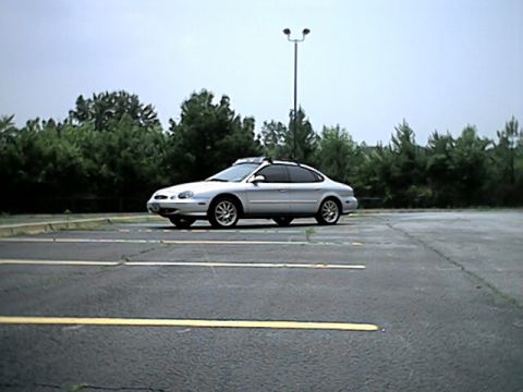 1998 Ford Taurus - Taurus in lot
