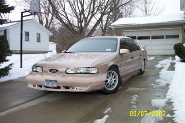 1993 Ford Taurus - Without stripes.