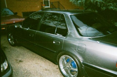 1991 Ford Taurus - my cousins again, oh yeah did i mention this is the accord i dust.