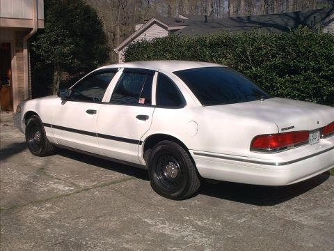 1996 Ford Crown Victoria photo