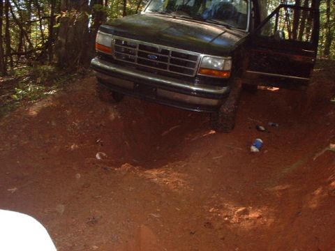 1990 Ford Bronco - look at that rutt, this was the most difficult line in the climb