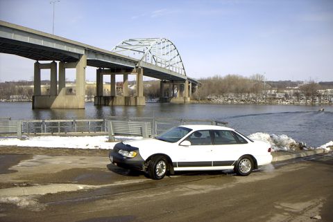 1995 Ford Taurus - Driver side, Shot by the Mississippi (aka stinky river)