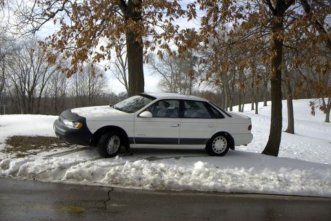 1995 Ford Taurus - All up in the snow!