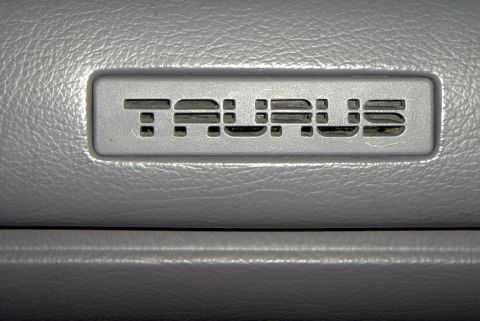 1995 Ford Taurus - Taurus Logo on dash lit (but too bright to see)