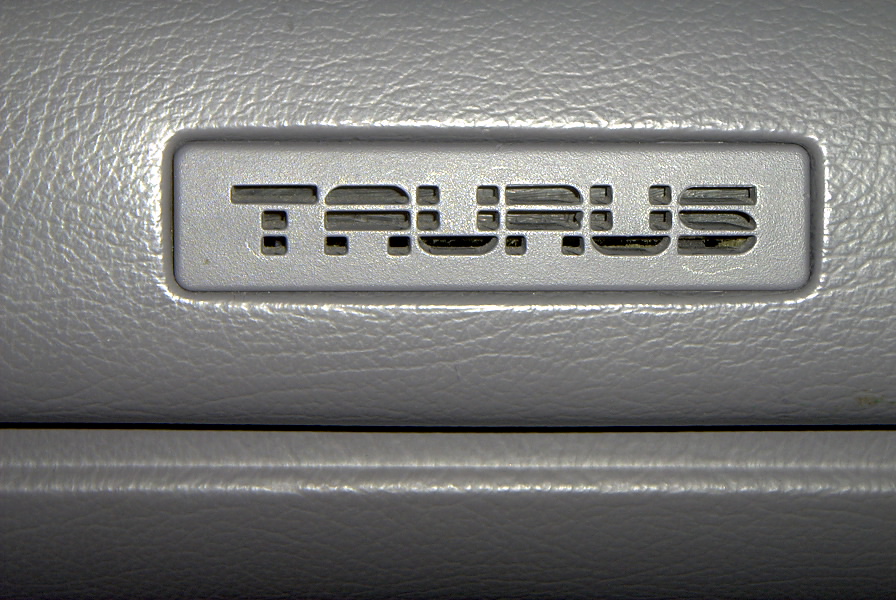 Taurus Logo on dash lit (but too bright to see)