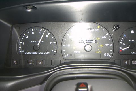 1995 Ford Taurus - Shift point in first... around 4500rpm @ WOT, missed the pic a litte (hard to catch that stuff w/ a digital camera) about 35mph