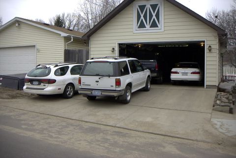 1995 Ford Taurus - Trunk mounted (magnet) Antenna Transmits video over TV station channels