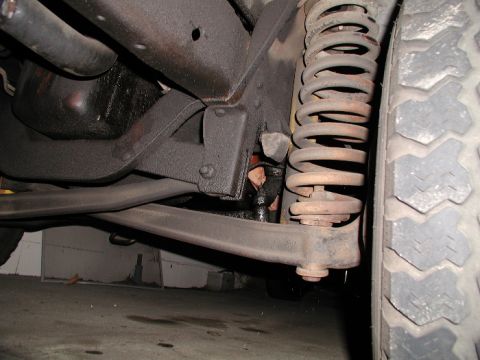 1977 Ford F-250 - Driver side pic of suspension from front