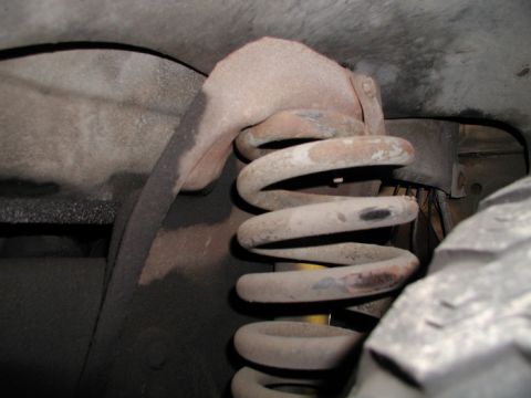 1977 Ford F-250 - Looks like stock spring cup with bigger springs
