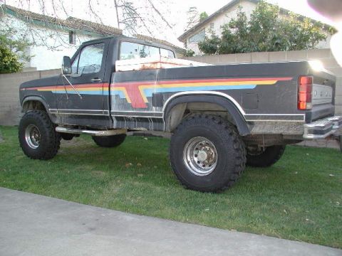 1983 Ford F-250 - New 37" Super Swampers!!!! It's growin'!!