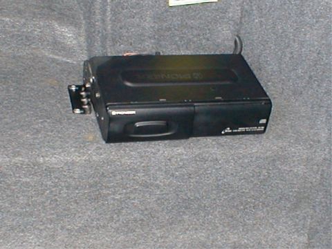 1995 Ford Crown Victoria - Pioneer 6-Disc Changer