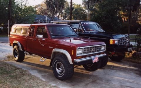 1987 Ford Bronco - Same 2, shot with the Ranger in the foreground. Amazingly, the Ranger has only 1/2" less ground clearance at the rear diff (a 7 1/2 vs an 8…