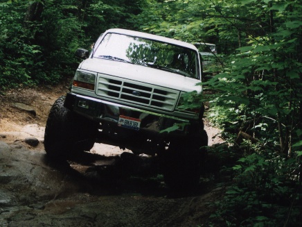 1987 Ford Bronco - This white Big Bronco had HUGE Mickey Thompson's, but, alas, no lockers.