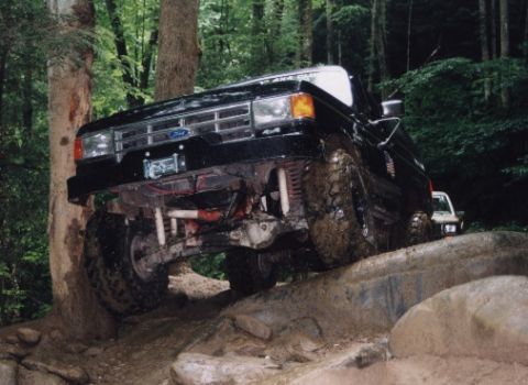 1987 Ford Bronco - The one obstacle on Trail 5. I'm just about to rub my rear quarter panel against this tree. Unfortunately, it's also where the CB antenna i…