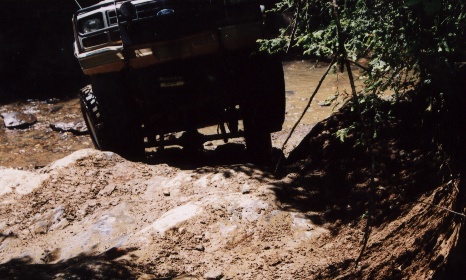1987 Ford Bronco - Rick struggling at the ledge. Next time he comes to Tellico, he'll be locked.