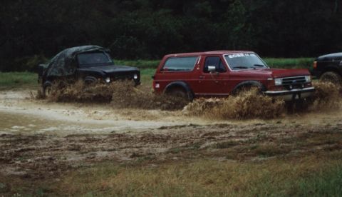 1987 Ford Bronco - Doc and Jason splashing around
