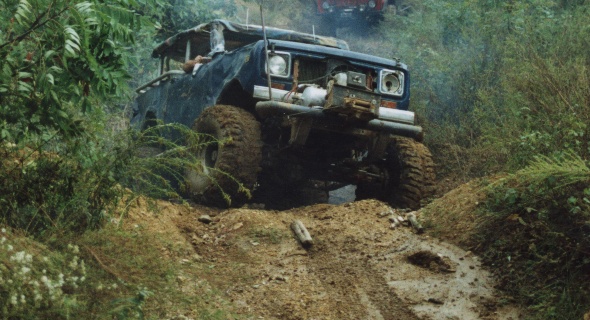 Darron Buchanan's Scout leading the way up out of Twister 3.