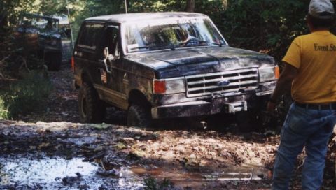 1987 Ford Bronco - A rock ledge on another trail is no match for Black Stallion.