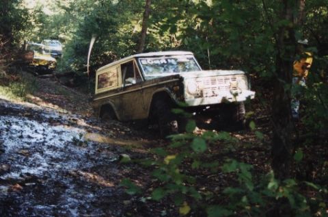 1987 Ford Bronco - Morris climbs the ledge.