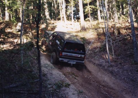 1987 Ford Bronco - Last climb of the day. Here I'm climbing Red Dog Hill. Doc follows and masters it too.