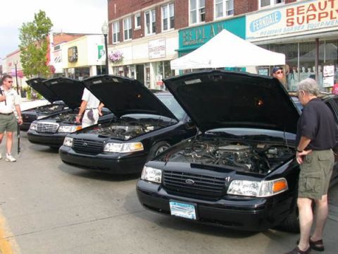 2001 Ford Crown Victoria photo