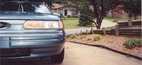 1993 Ford Taurus - Look at the Beast head on... intimidating.
