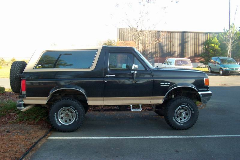 1990 Ford Bronco “Mud Demon”