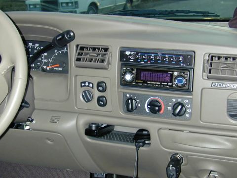 2001 Ford Excursion - Zapco EQ, Eclipse 8061 headunit and the small knob next to the bass of the steering wheel is the sub controll.