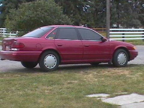 1995 Ford Taurus photo
