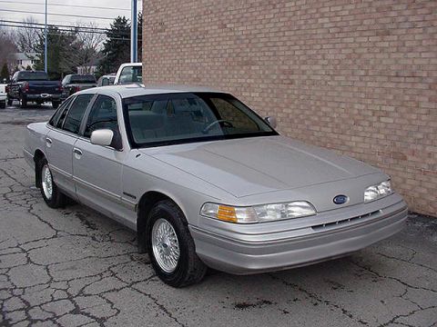 1992 Ford Crown Victoria - I hope to tint the windows soon, I think it looks good!