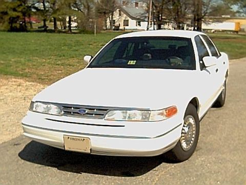 1996 Ford Crown Victoria photo