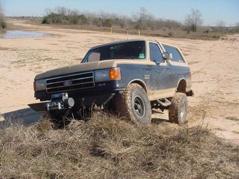 1990 Ford Bronco photo