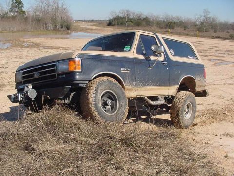 1990 Ford Bronco photo